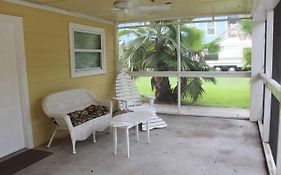 Kemah Escape Bed And Breakfast